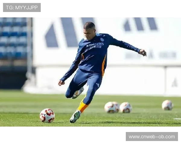 姆巴佩左膝不适连续缺席合练，出战皇家社会存疑