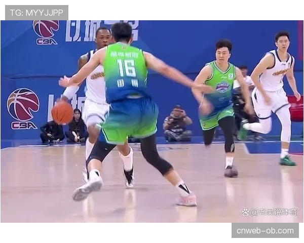 深圳与广厦的比赛中发生冲突，两名球员被吹罚违体犯规